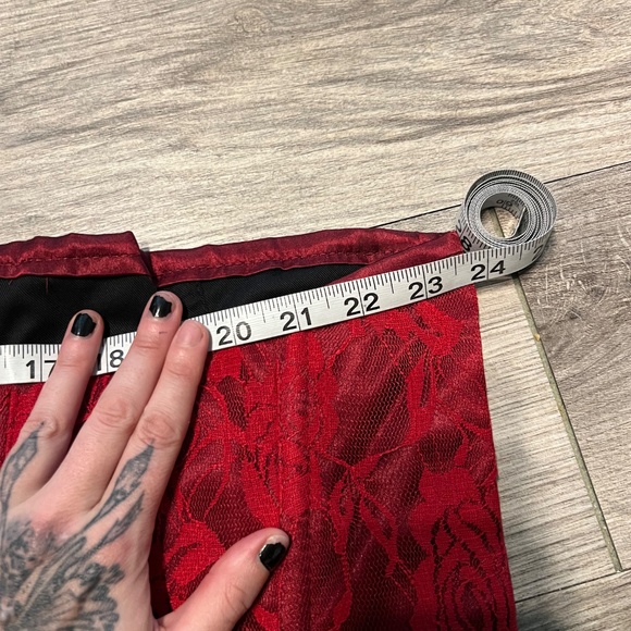 Deep wine color underbust corset - Picture 3 of 9